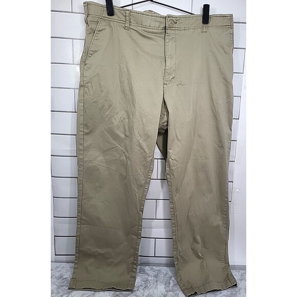 2 Lee Extreme  Mens Pants 42x30 Comfort Relaxed Fit Flat Front Chinos Chore Work - Picture 3 of 7